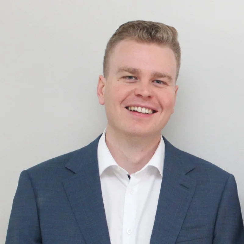 Alexander Miller, Broker